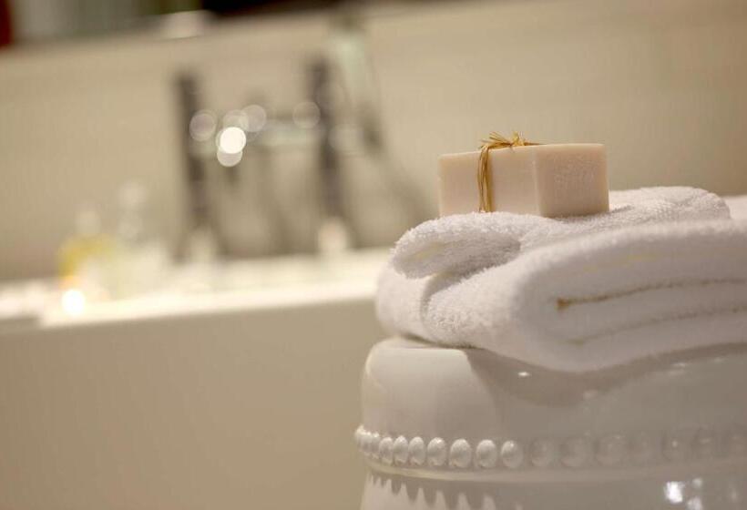 جناح, Hyatt Centric The Woodlands