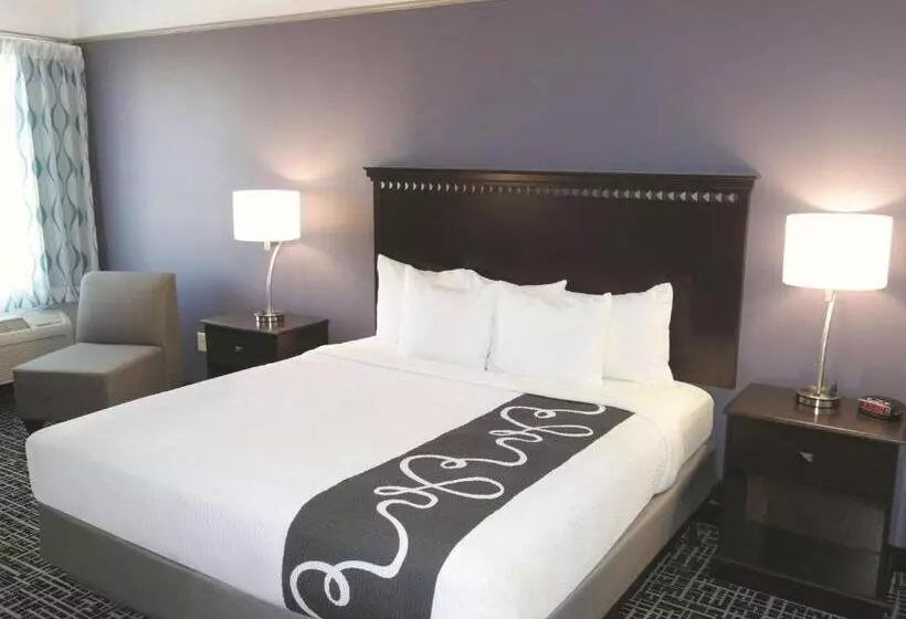 キングサイズベッドのデラックスルーム, La Quinta By Wyndham Dumas