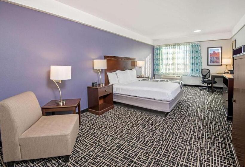 스탠다드 룸 킹사이즈 침대, La Quinta By Wyndham Dumas