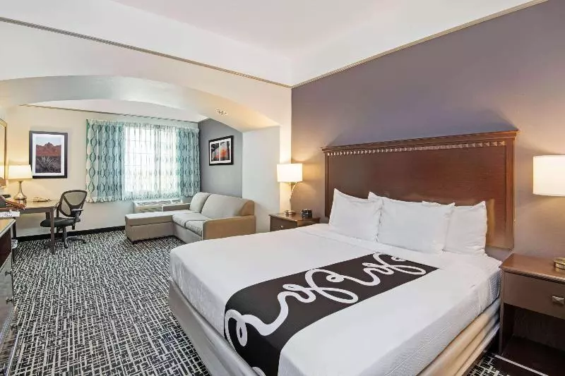 キングサイズベッドのデラックスルーム, La Quinta By Wyndham Dumas