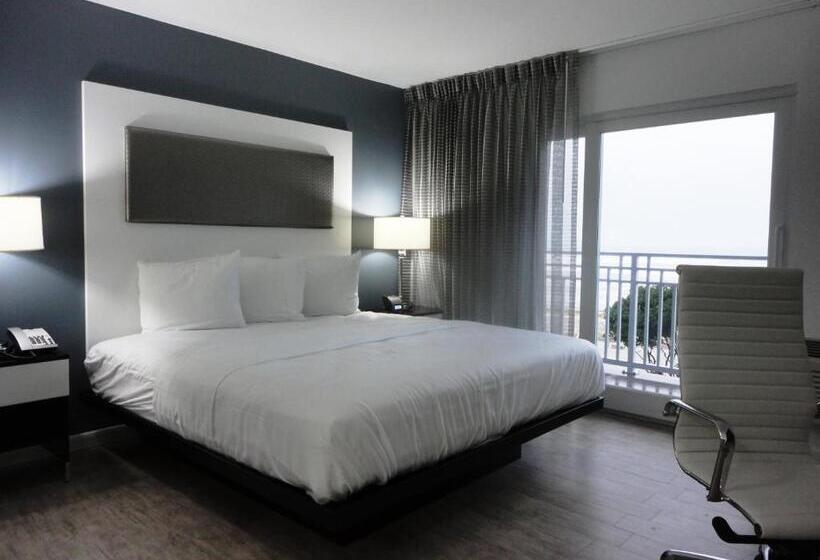 Люкс с Террасой, Lotus Boutique Inn And Suites