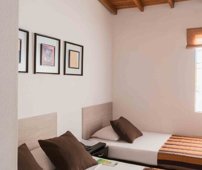 חדר סטנדרט לשלושה, Quinta Avenida