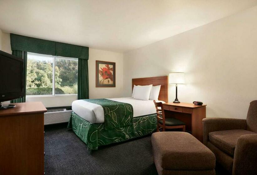 غرفة قياسية سرير كينج, Travelodge By Wyndham Low Moor Near Covington