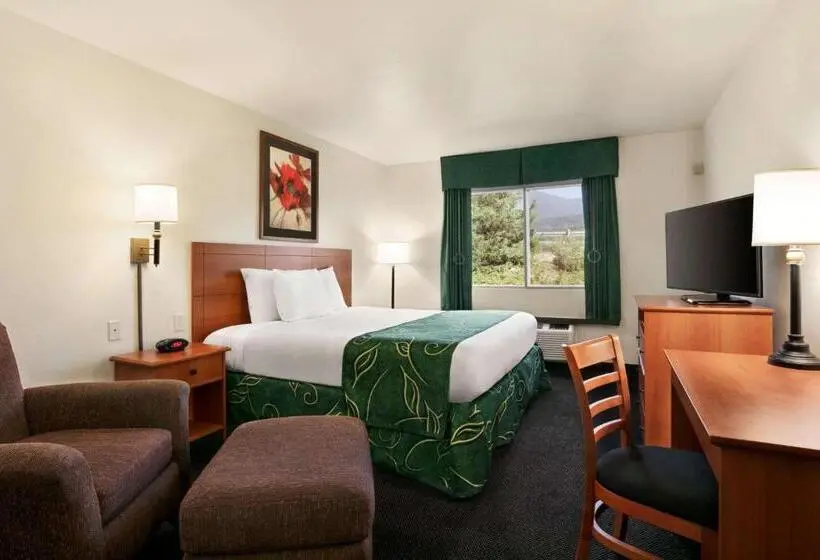 キングサイズベッドのスタンダードルーム, Travelodge By Wyndham Low Moor Near Covington