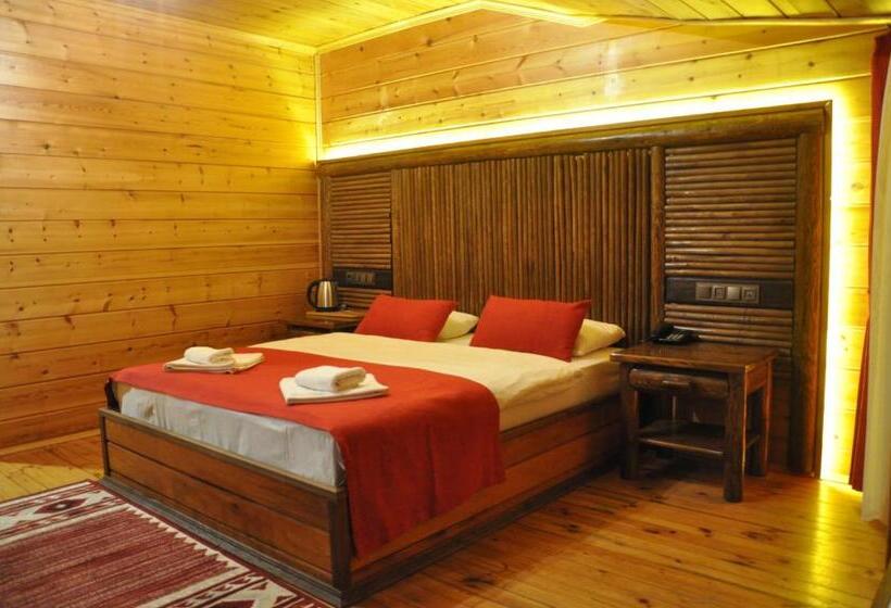 スタンダードトリプルルーム, Inan Kardesler