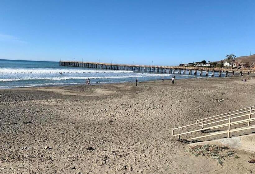 适合残疾人士使用的带超级大床的标准间, Central Coast Inn  Cayucos