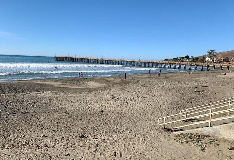 适合残疾人士使用的带超级大床的标准间, Central Coast Inn  Cayucos