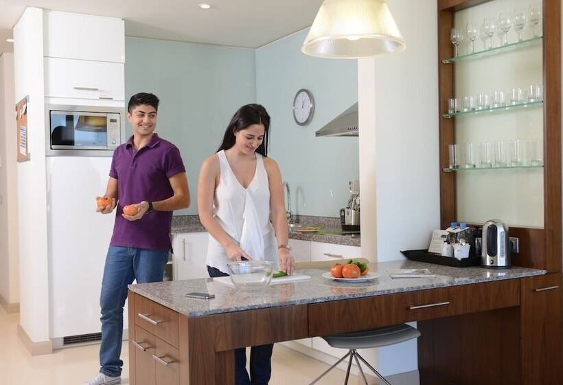 스탠다드 스튜디오, Staybridge Suites Beirut, An Ihg