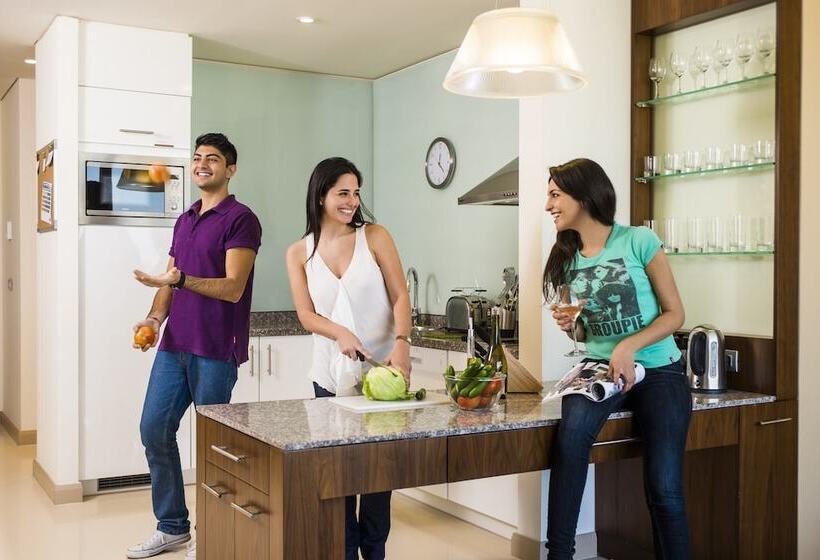 스탠다드 스튜디오, Staybridge Suites Beirut, An Ihg