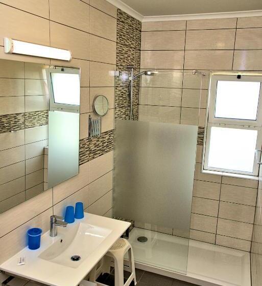 2 Bedroom Apartment with Views, Tonel Apartamentos Turisticos