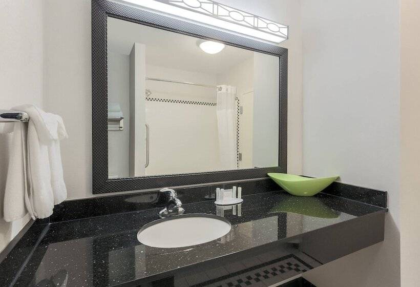 غرفه قياسيه سريرين مزدوجين, Fairfield Inn & Suites By Marriott Mahwah