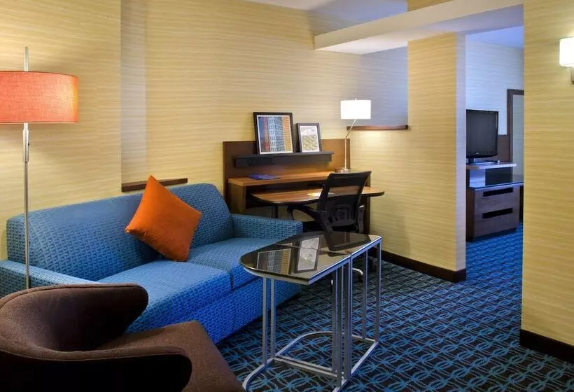 سوییت, Fairfield Inn & Suites By Marriott Watertown Thousand Islands