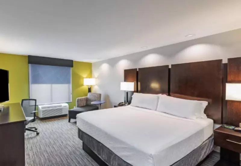 身障者適用キングサイズベッドルーム, Holiday Inn Express & Suites Austin Nw Lakeway By Ihg