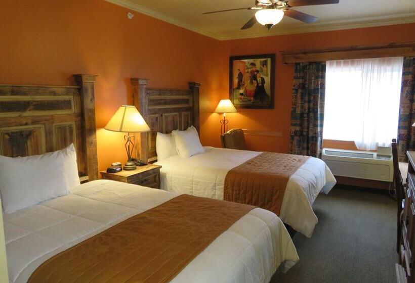 חדר סטנדרט שתי מיטות זוגיות, La Hacienda Inn