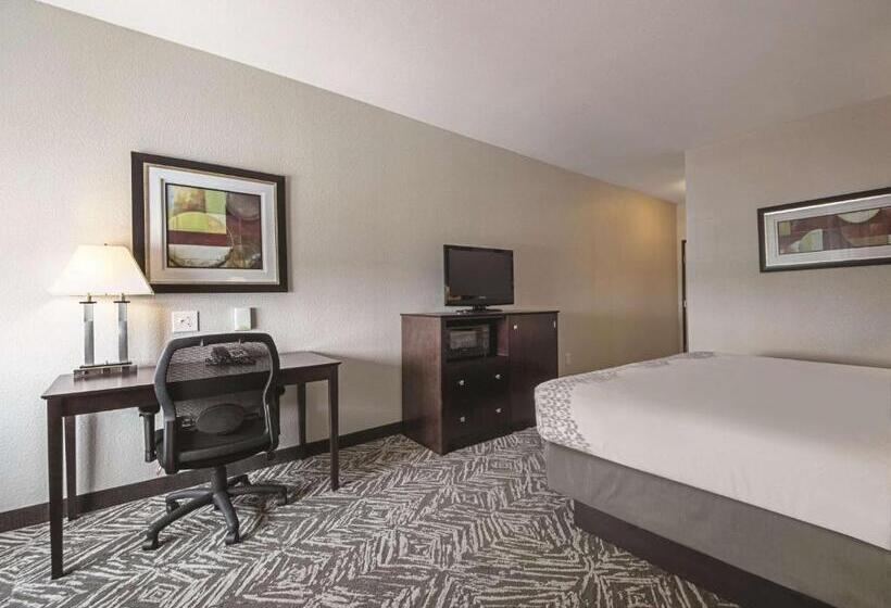 חדר סטנדרט עם מיטת קינג, La Quinta By Wyndham Mckinney