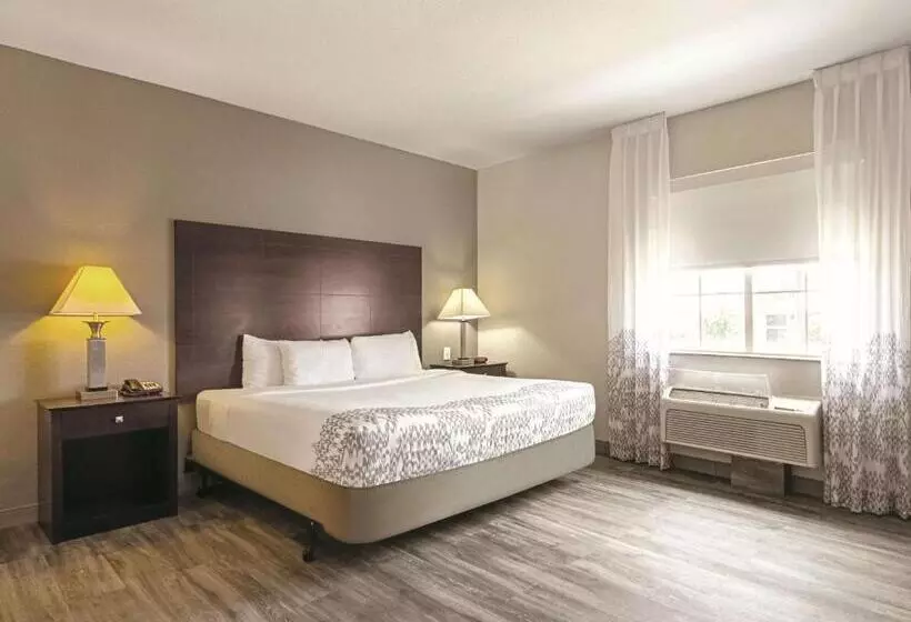 デラックススイート, La Quinta By Wyndham Mckinney