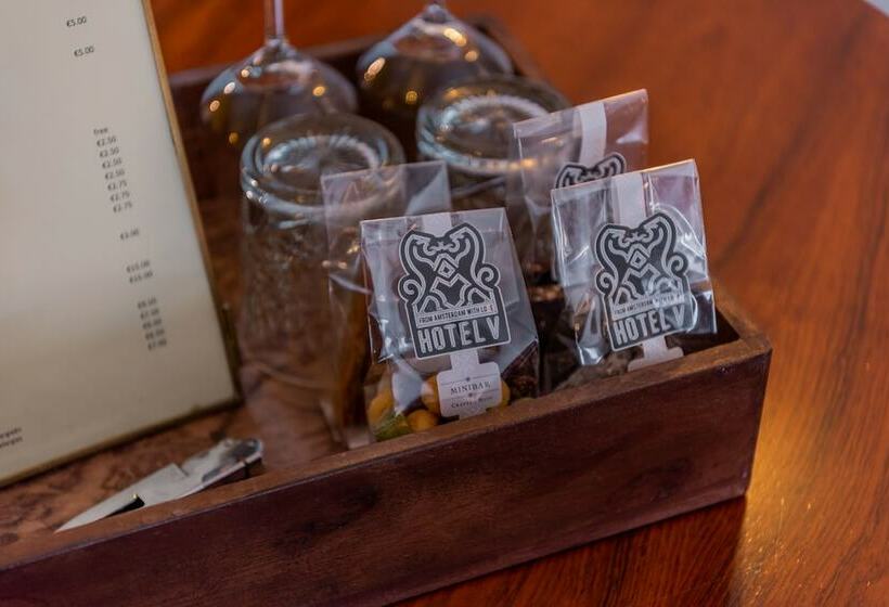 اتاق سوپریور, V Nesplein