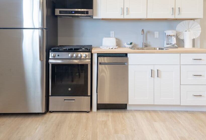 标准间, A Wave Inn