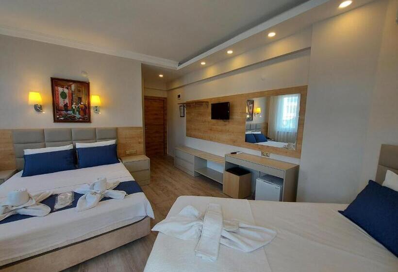 Camera Tripla Classica, Afsin