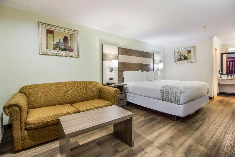 身障者適用キングサイズベッドルーム, Americas Best Value Inn Columbus