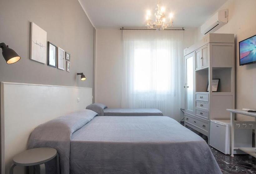 اتاق استاندارد سه نفره, Careggi