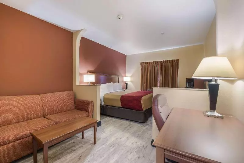 キングサイズベッドのスイートルーム, Econo Lodge Inn & Suites Little Rock Sw