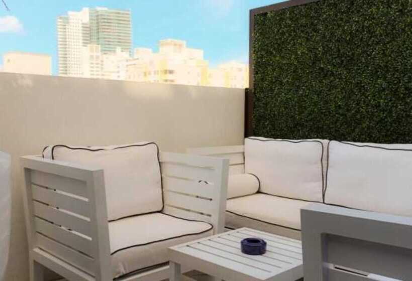 标准间带双人床, Gale South Beach, Curio Collection By Hilton