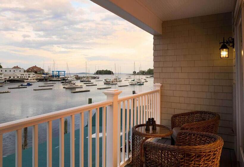 带观景和大床的豪华房间, Grand Harbor Inn