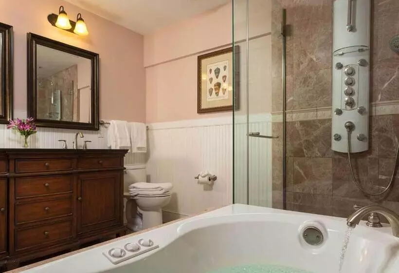 キングサイズベッド、ビュー付きデラックスルーム, Grand Harbor Inn