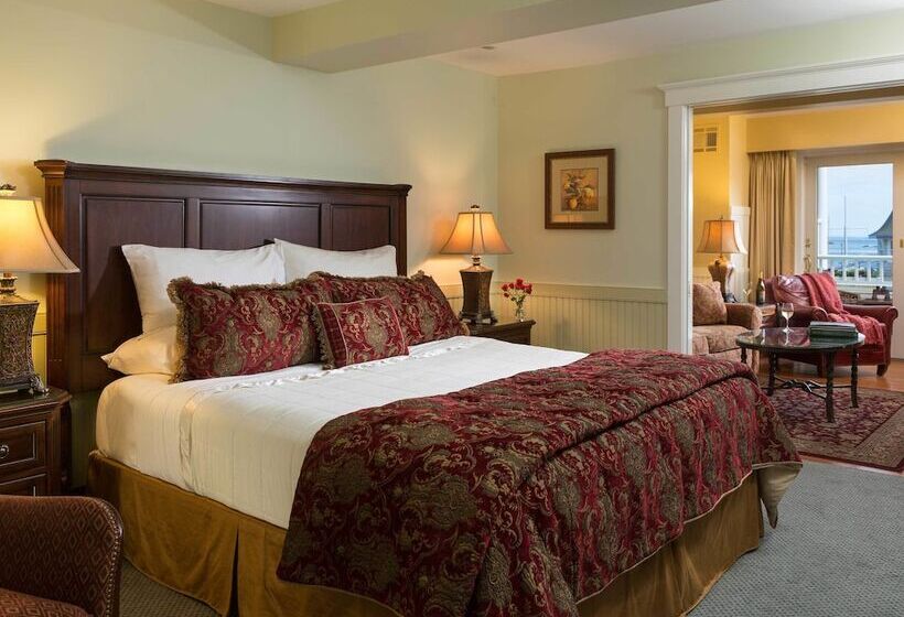 带大床的套房, Grand Harbor Inn