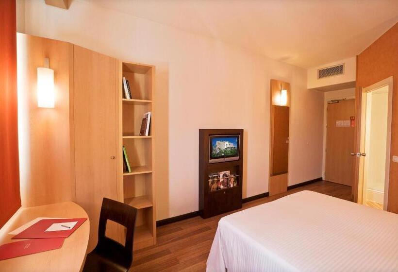 Camera Standard, Rafael