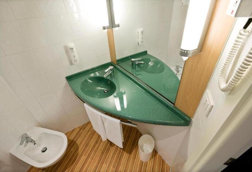 Camera Standard, Rafael