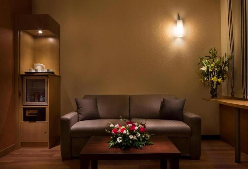 Suite Junior, Rafael