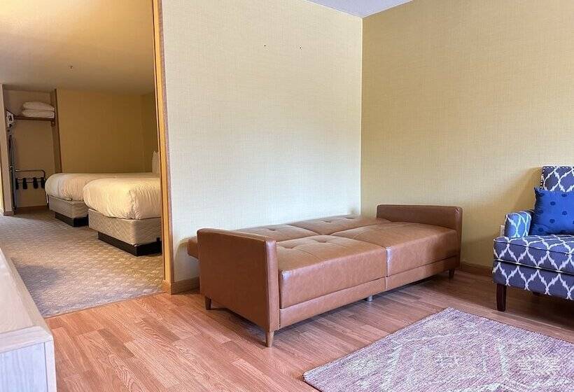 جناح عائلي, Timberland Inn & Suites