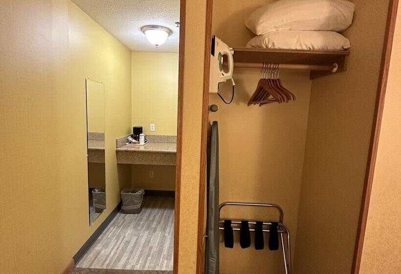 جناح عائلي, Timberland Inn & Suites