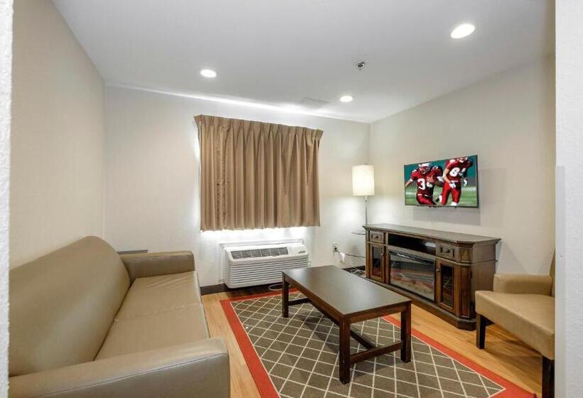 جناح سرير كينج, Red Roof Inn Helen