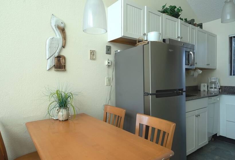 带2个卧室的公寓, The Surf Club