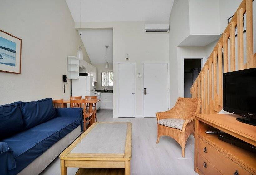 带2个卧室的公寓, The Surf Club