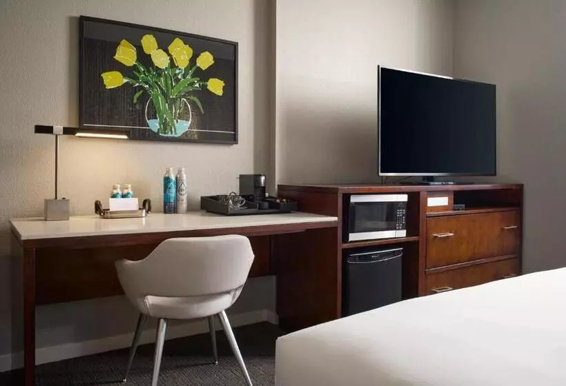 キングサイズベッドのスタンダードルーム, Archer Hotel Falls Church