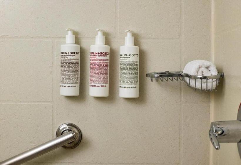 Номер Стандарт, Archer Hotel Falls Church