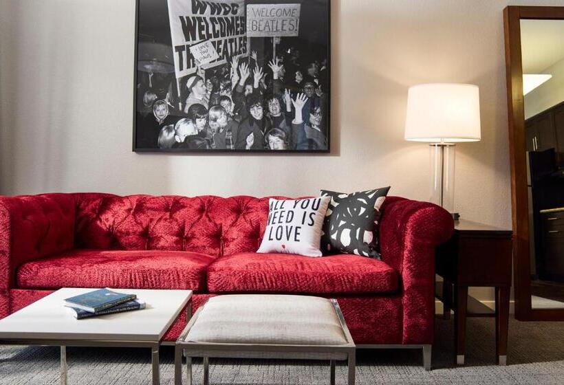 Люкс, Archer Hotel Falls Church