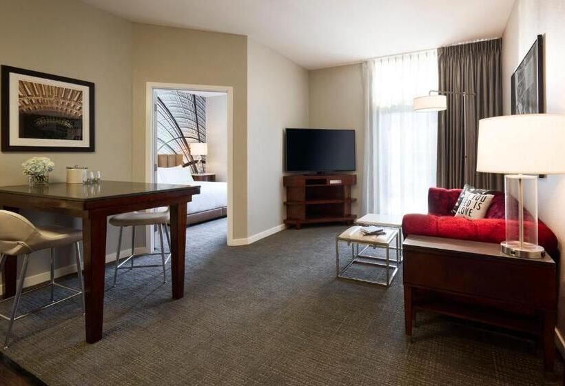 Люкс, Archer Hotel Falls Church