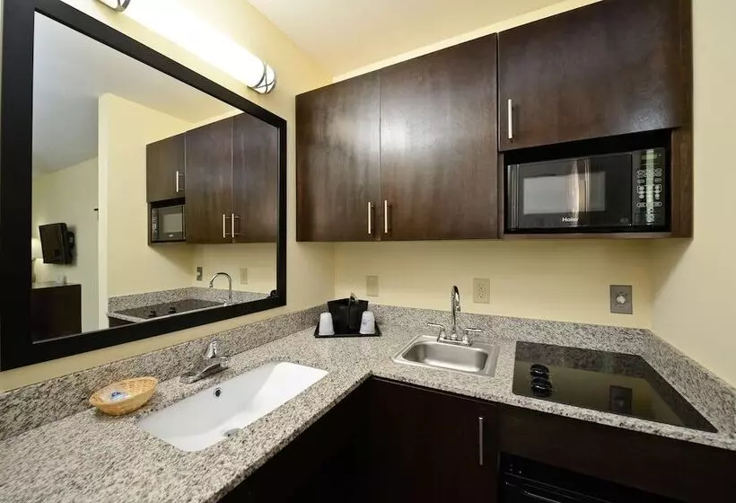 ２ダブルベッドのスタンダードルーム, Americas Best Value Inn & Suites Lake Charles At I 210 Exit 11