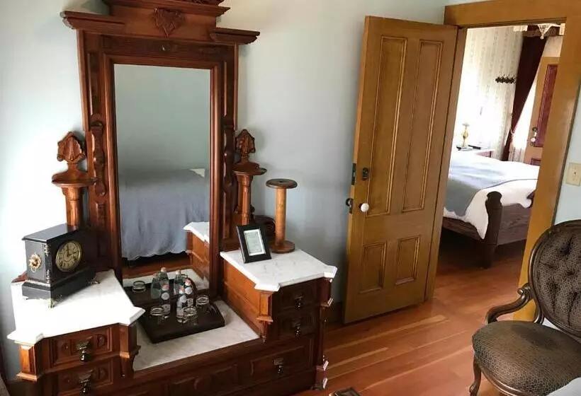 2 Bedroom Suite