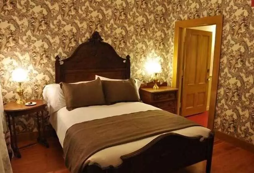 Standard Room Double Bed Park View