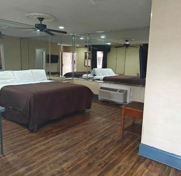 キングサイズベッドのデラックスルーム, Deluxe Inn   Savannah