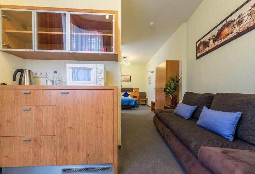 חדר סטנדרט לשלושה, Expo Frankfurt City Centre