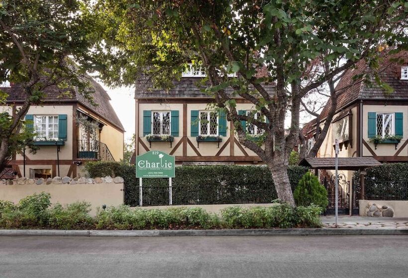 スタンダードスタジオ, The Charlie West Hollywood