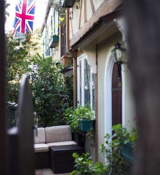 スタンダードスタジオ, The Charlie West Hollywood