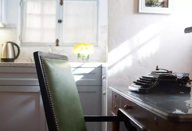 Standard-bungalow, The Charlie West Hollywood